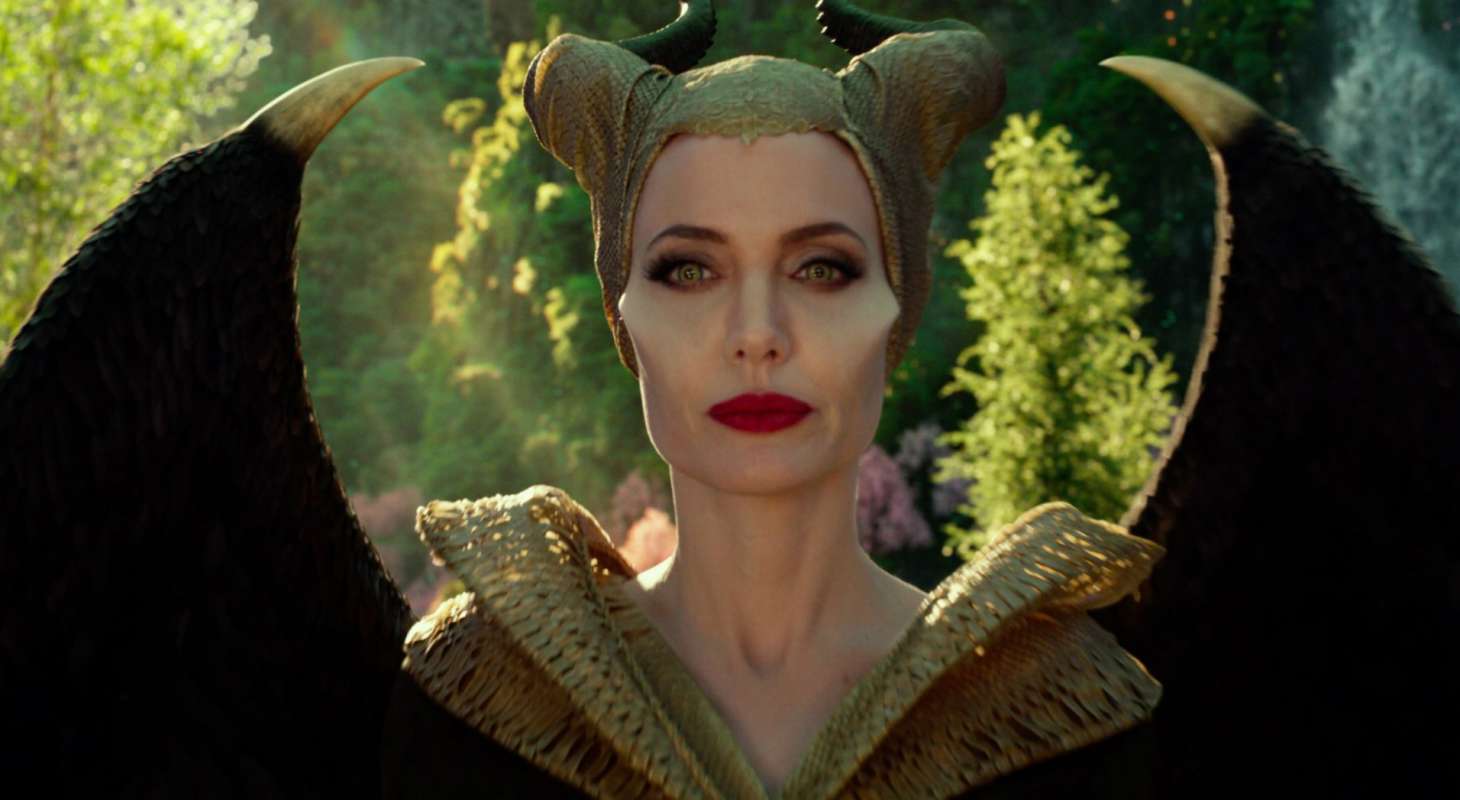 Maleficent-Mistress-of-Evil-Angelina-Jolie-Feature