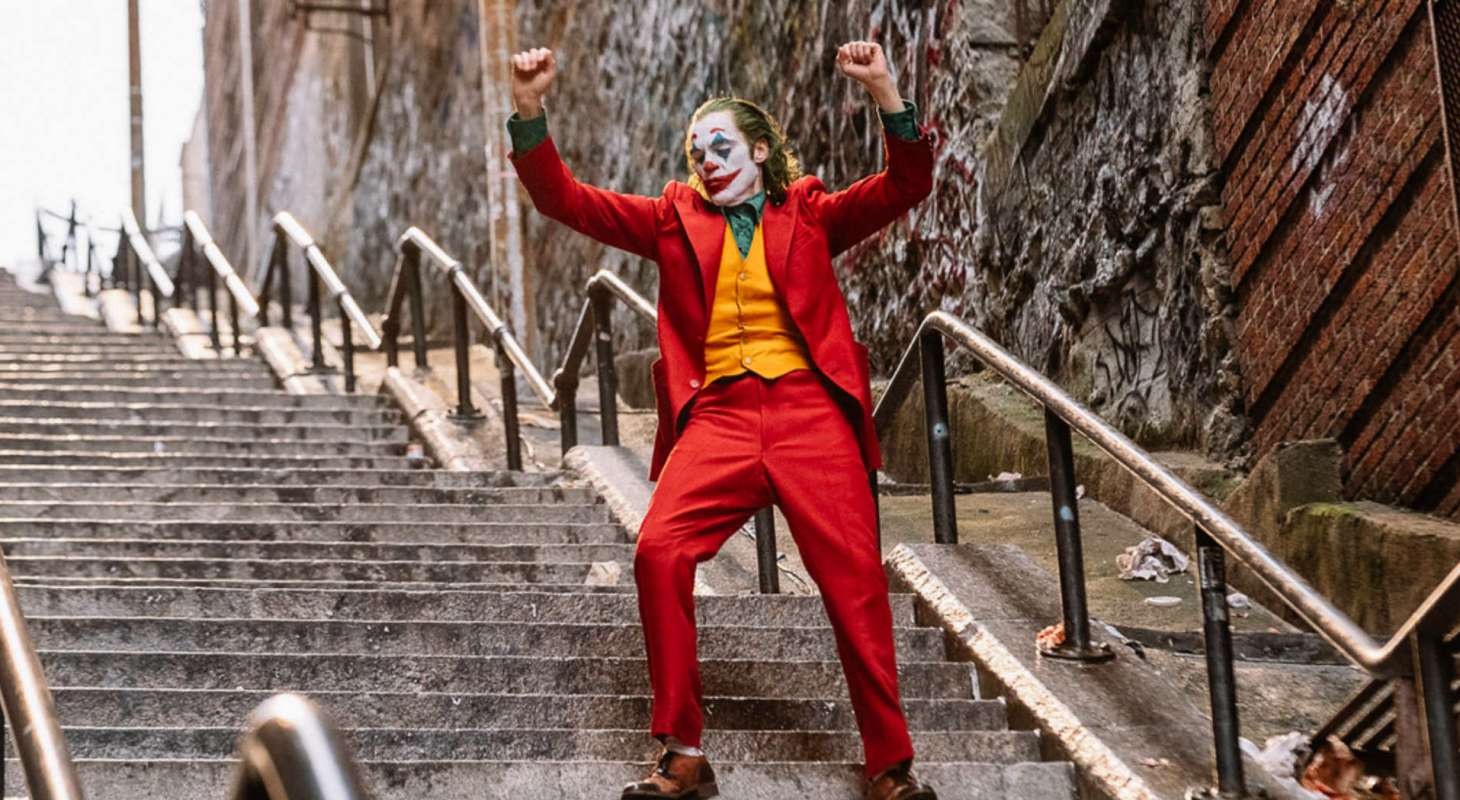 joker-on-stairs