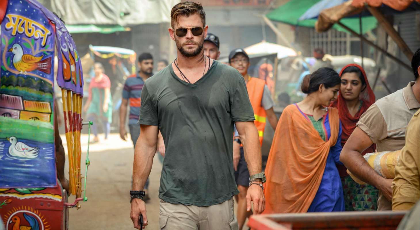 extraction-chris-hemsworth-sunglasses-feature-image