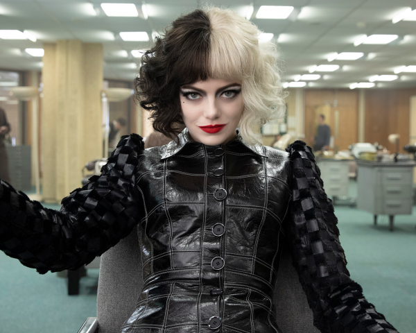 Emma Stone in Cruella