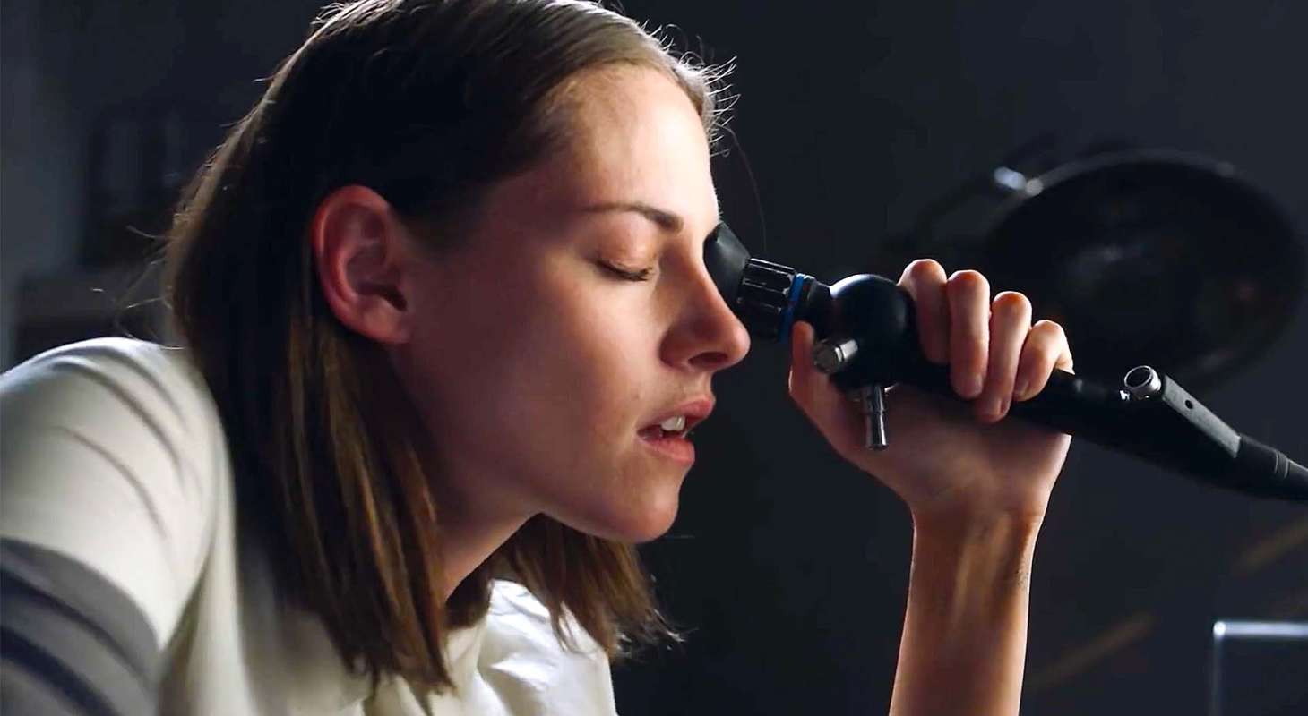 Cannes 2022 Crimes of the Future Review Kristen Stewart