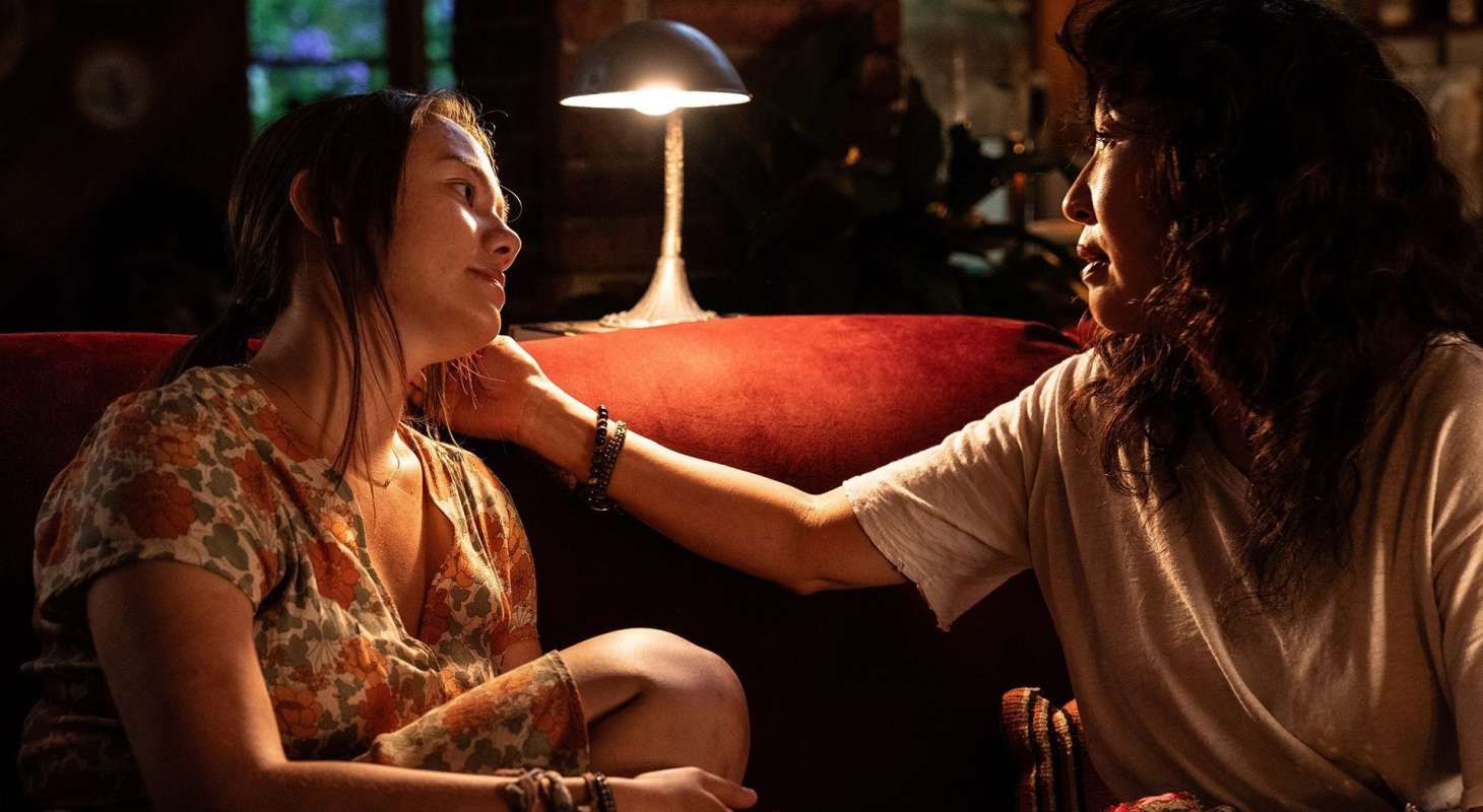 Keira Jang And Sandra Oh as Kia and her mother in Can I Get a Witness?