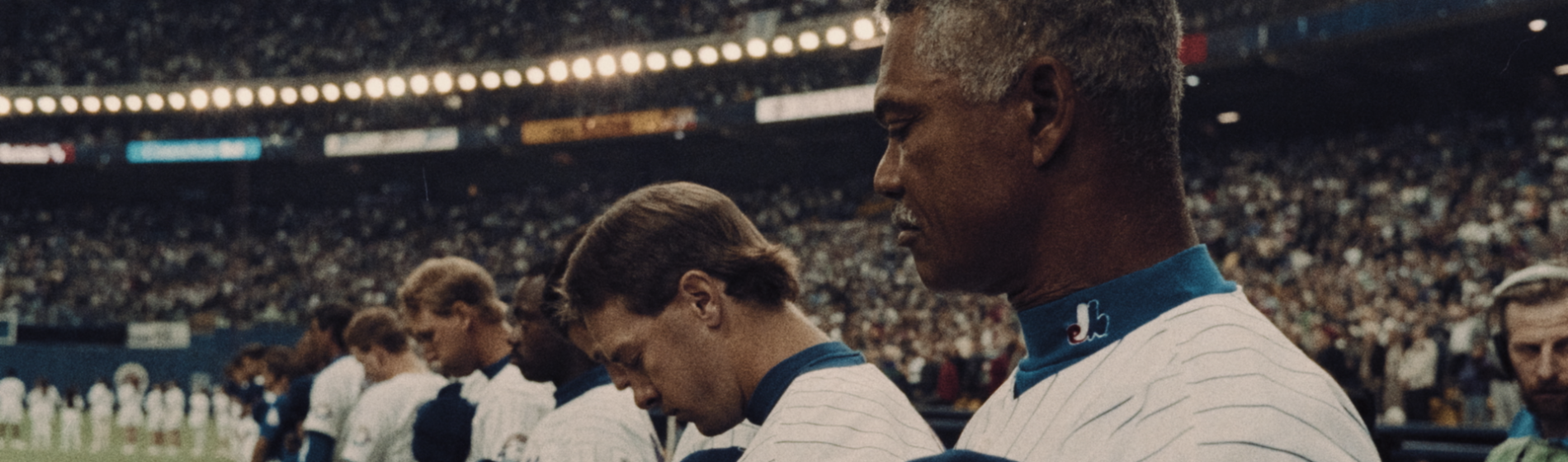 Manager Felipe Alou with the Expos players | Courtesy of Netflix