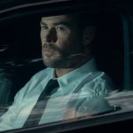 Chris Hemsworth stars as ”˜Davis’ in CRIME 101. (Photo Credit: Merrick Morton)